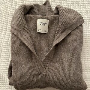 Abercrombie & Fitch Taupe V-Neck Collared Sweater Size XL